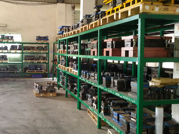 模具倉（cāng）庫